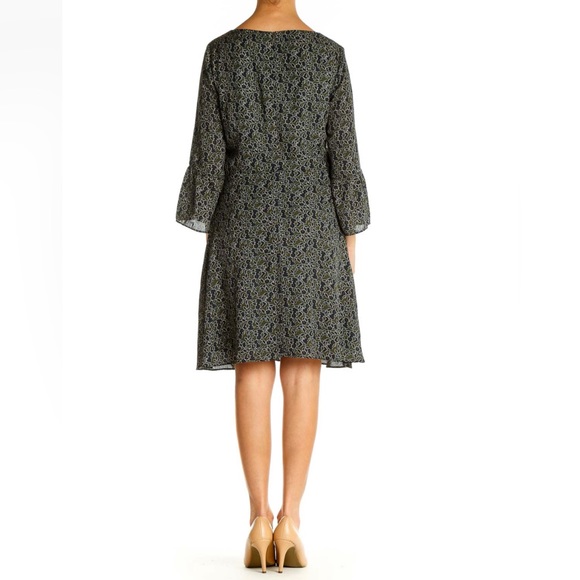 *NWT* Banana Republic Factory / Green and Navy Floral Bell Sleeve Dress / 10 - Picture 4 of 11